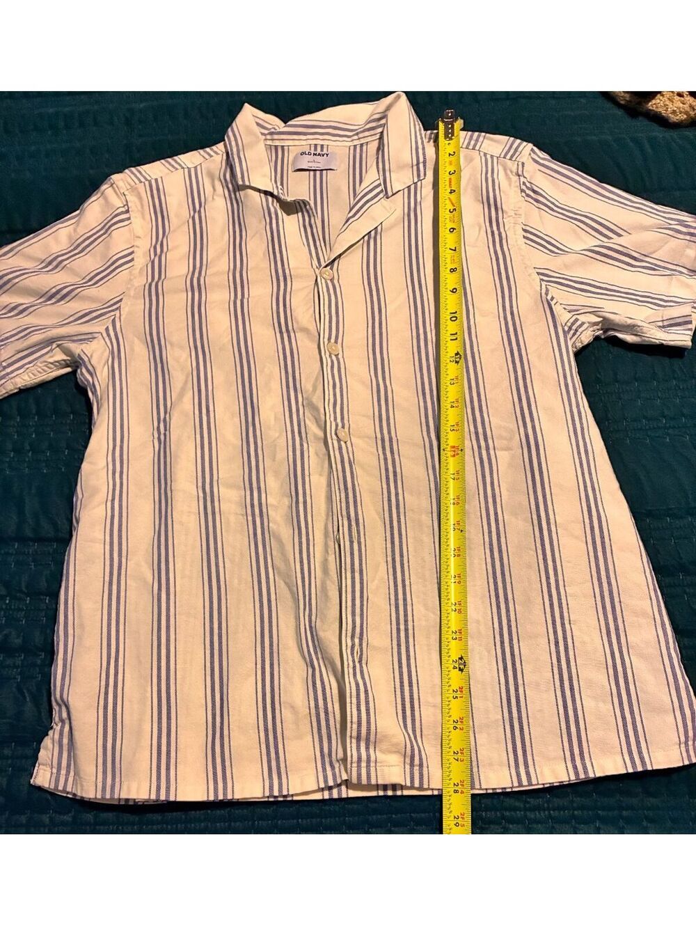 Old Navy Men's Large Built-In Flex Button-Up Shirt White with Blue Stripes